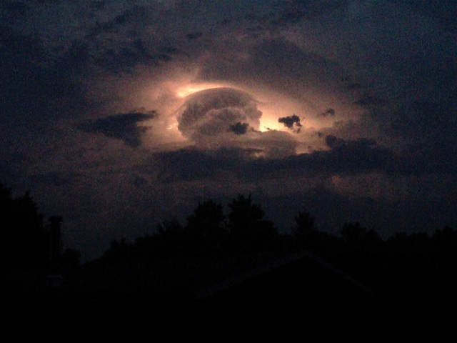 Berlin-Twp.-clouds_20130613121646_640_480