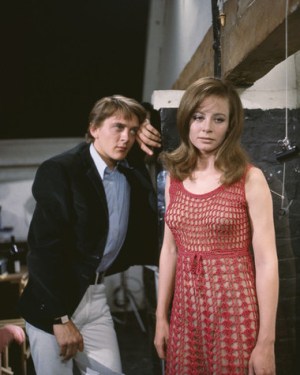 201026__58455.1490353621.380.500